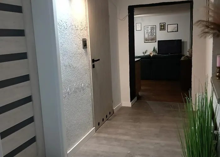 Pod Kasztanami Blisko A2 Apartment