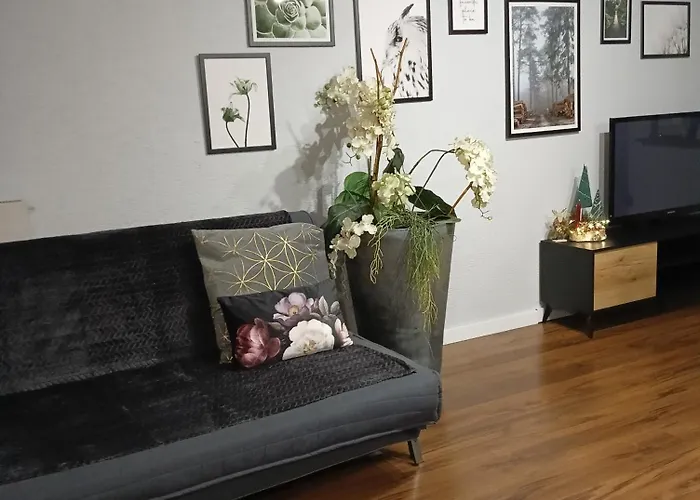 Pod Kasztanami Blisko A2 Apartment